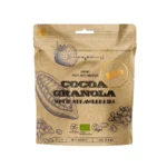 Kakavova granola z jagodami